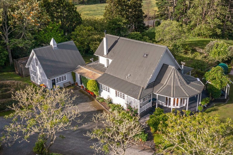 435 Pine Valley Road, Dairy Flat, Silverdale - Carousel 1