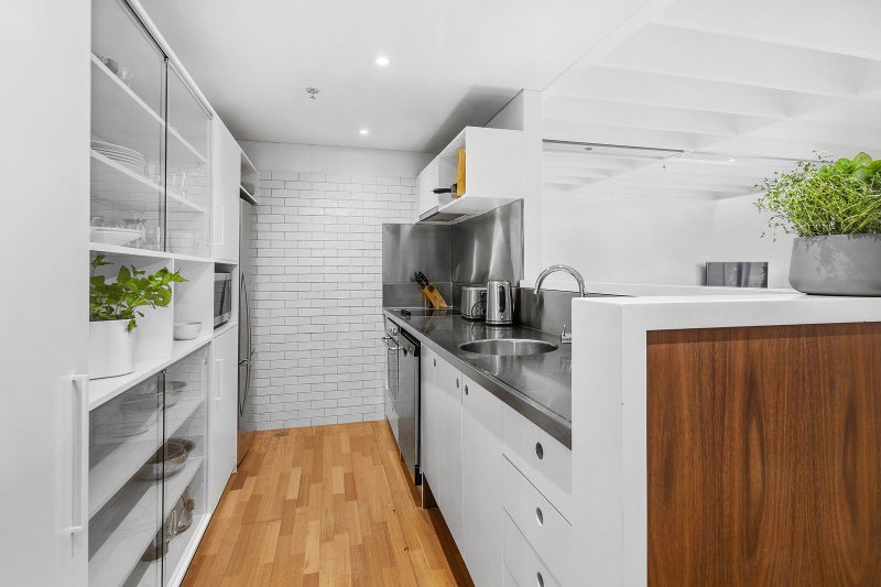 3.05/28 Waterloo Quay, Pipitea, Wellington - Carousel 2