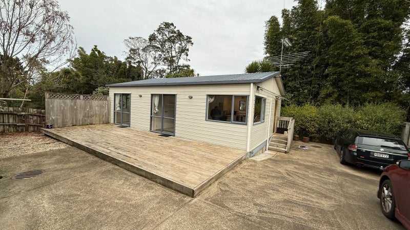 79 Kemp Road, Massey, Auckland - Carousel 1