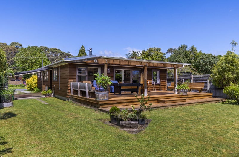 5 Puriri Road, Waikanae - Carousel 1