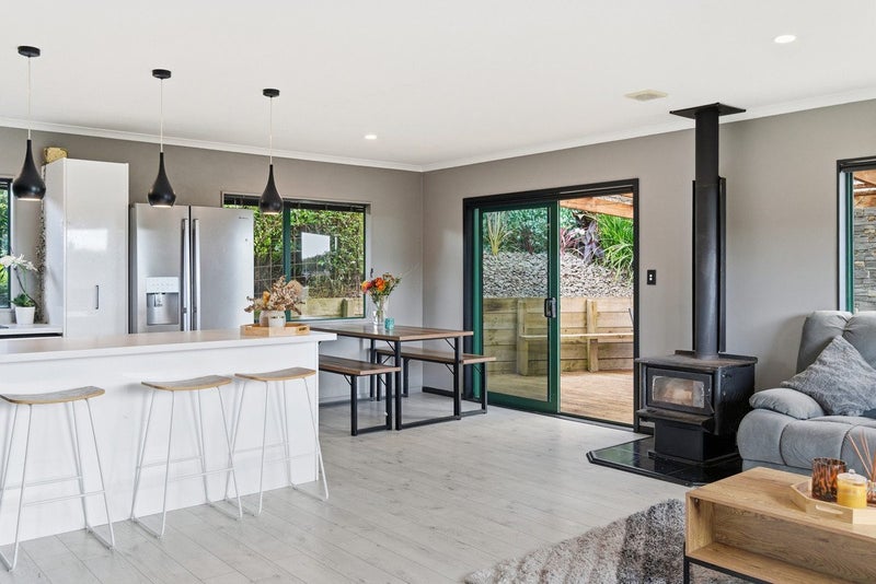 21 Mamaku Rise, Welcome Bay, Tauranga - Carousel 2