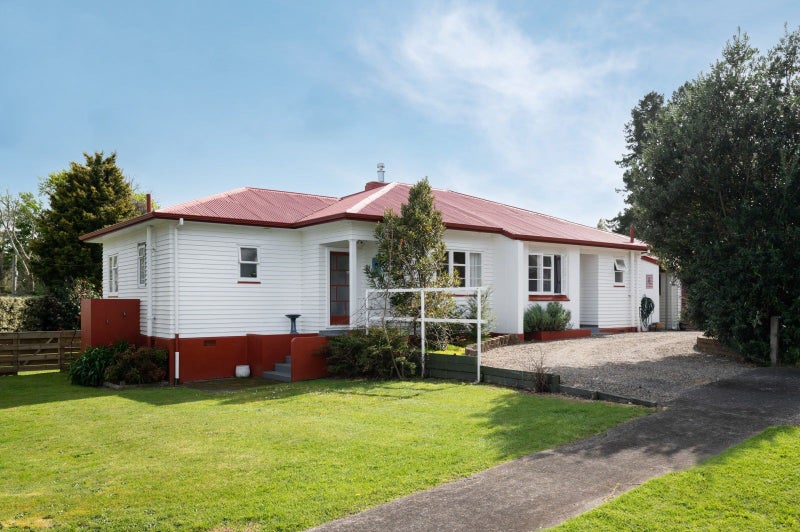 1 Gilchrist Street, Te Aroha, Te Aroha - Carousel 1