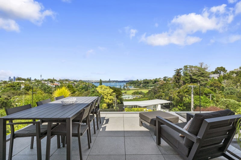 13 Wilding Avenue, Northcote Point, Auckland - Carousel 2