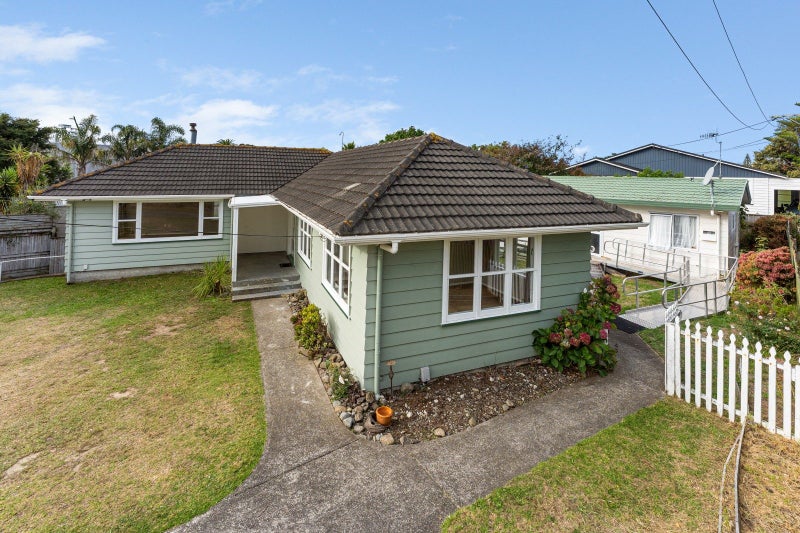 9 Bluegum Road, Paraparaumu Beach, Paraparaumu - Carousel 2