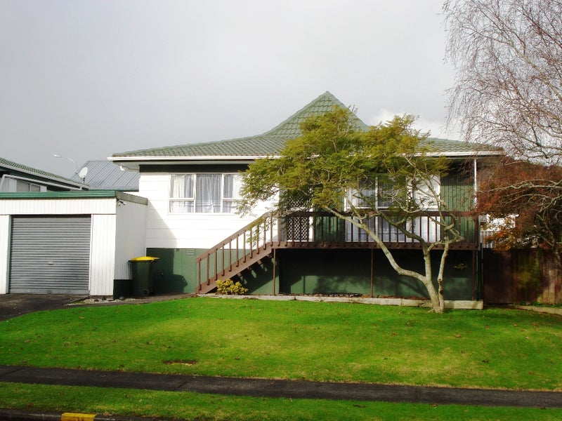 Property Valuation for 2/25 Cromdale Avenue, Highland Park, Auckland