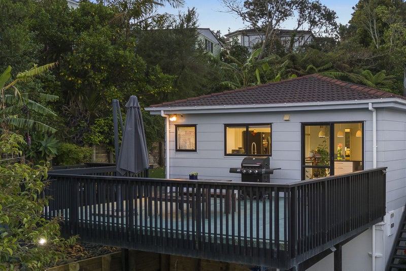 2/4 Kupari Place, Totara Vale, Auckland - Carousel 1