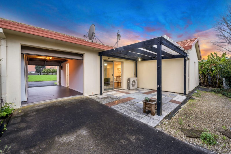 2 Lockington Avenue, Henderson, Auckland - Carousel 2