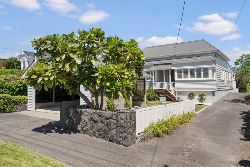 1/80 Prospect Terrace, Mount Eden, Auckland - Carousel 1
