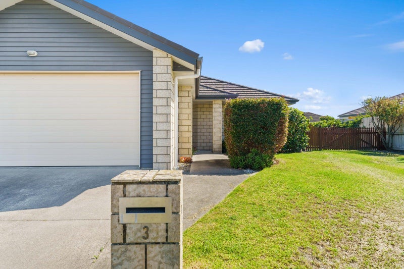 3 Lewknor Drive, Papamoa Beach, Papamoa - Carousel 1