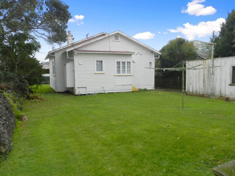 60 Pine Street, Mount Eden, Auckland - Carousel 2