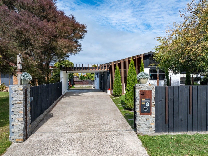 14 Ridgeway Place, Glenview, Hamilton - Carousel 1
