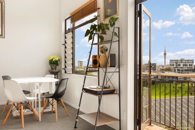 3J/5 Charlotte Street, Eden Terrace, Auckland - Carousel 2