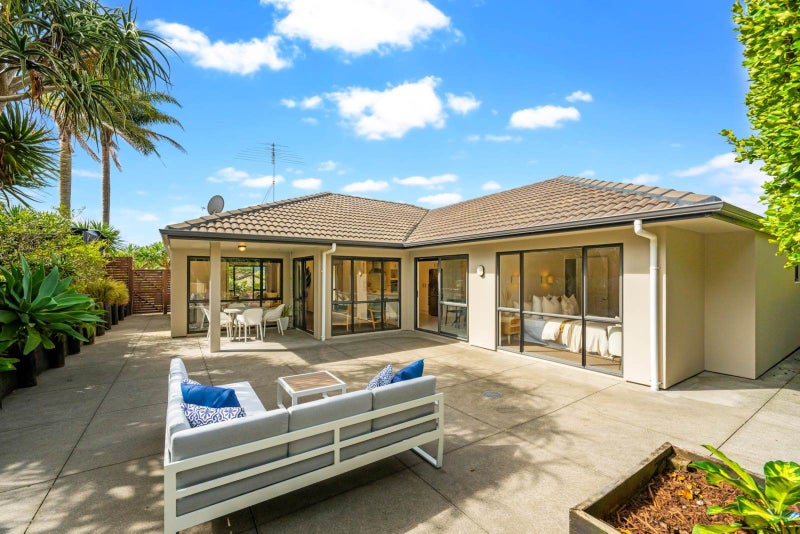 7 Orwell Road, Greenhithe, Auckland - Carousel 1