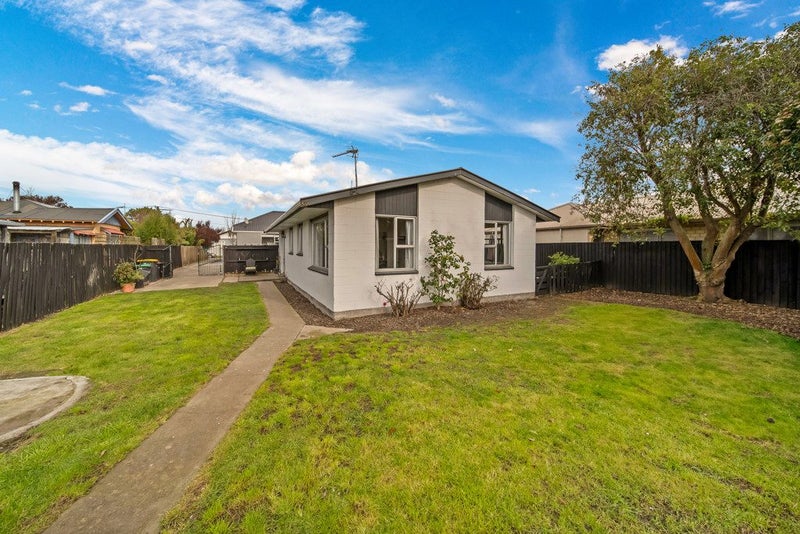 2/15 Sullivan Avenue, Woolston, Christchurch - Carousel 1