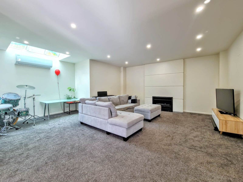 38A Oakwood Grove, Eastern Beach, Auckland - Carousel 2