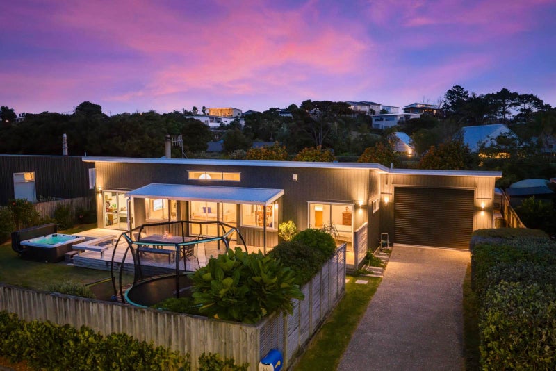 56 Seabreeze Road, Mangawhai Heads, Mangawhai - Carousel 1