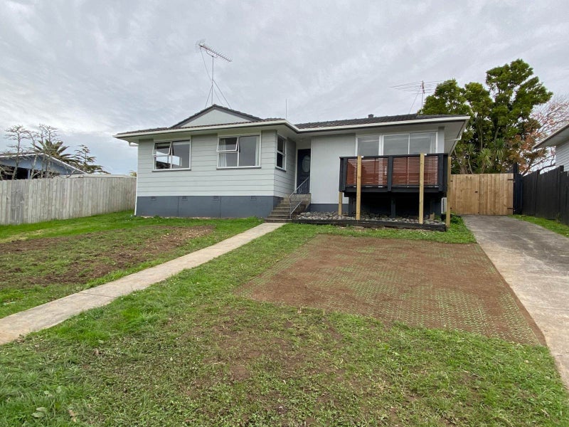 19 Robert Allan Way, Pakuranga Heights, Auckland - Carousel 1