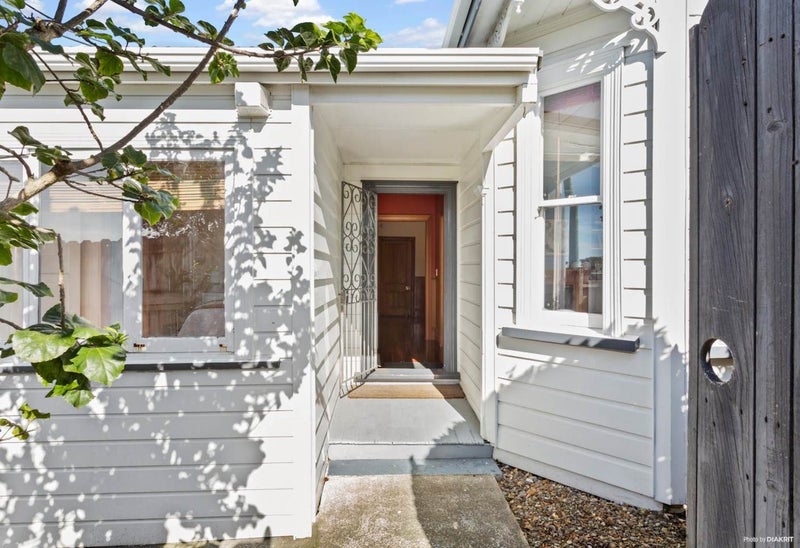 1/72 Onewa Road, Northcote Point, Auckland - Carousel 1