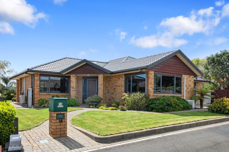 16 Frame Place, Owhata, Rotorua - Carousel 1