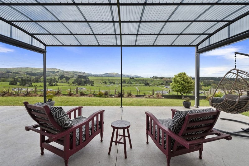 18 Varsity Heights, Fitzherbert, Palmerston North - Carousel 2