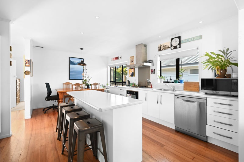 10 Naylor Street, Hamilton East, Hamilton - Carousel 2