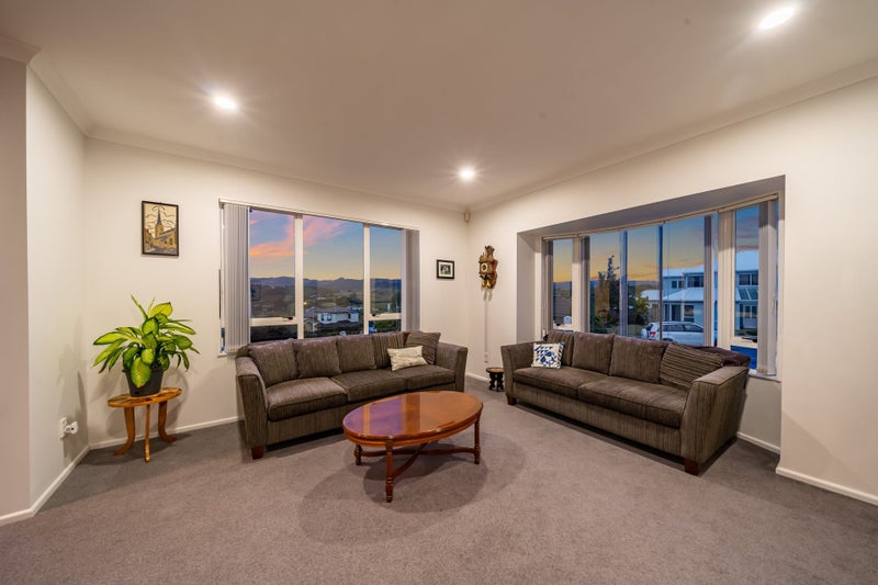 3 The Masthead, Whitby, Porirua - Carousel 2