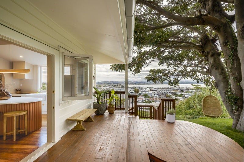 5 Denholm Road, Hospital Hill, Napier, Hawke's Bay - Carousel 1