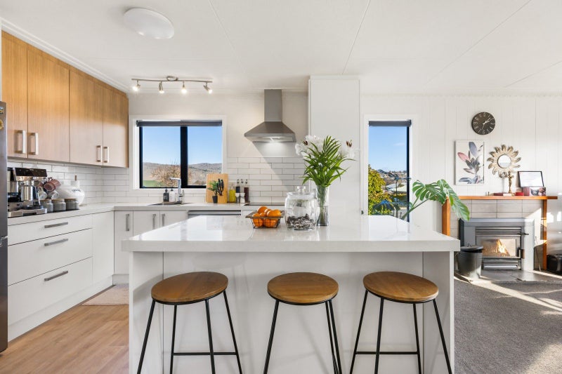 25 Royal Terrace, Alexandra, Alexandra - Carousel 2