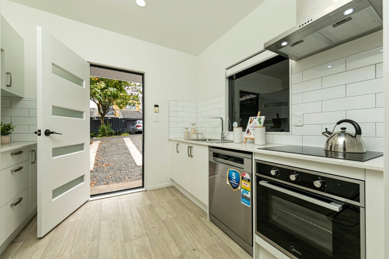 35 Rakich Place, Henderson, Auckland - Carousel 2