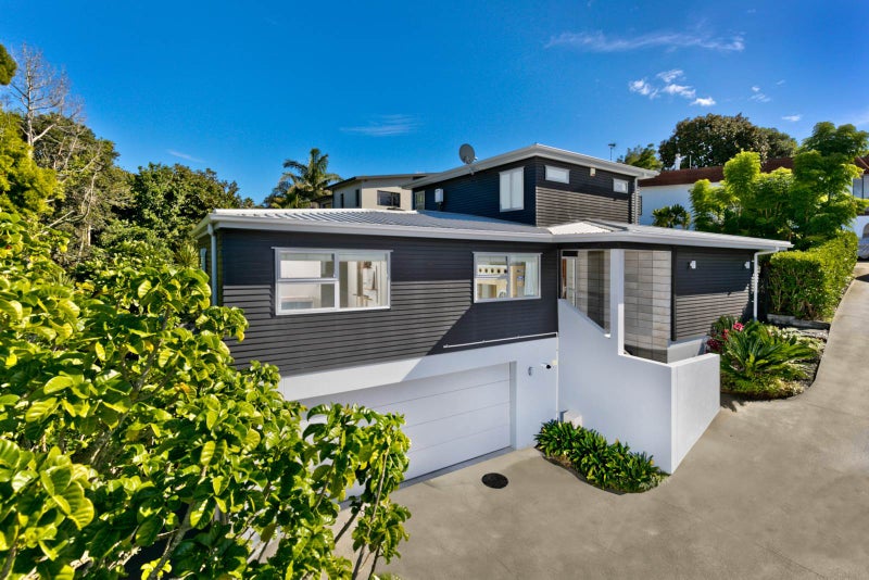 3/304 Beach Road, Campbells Bay, Auckland - Carousel 1