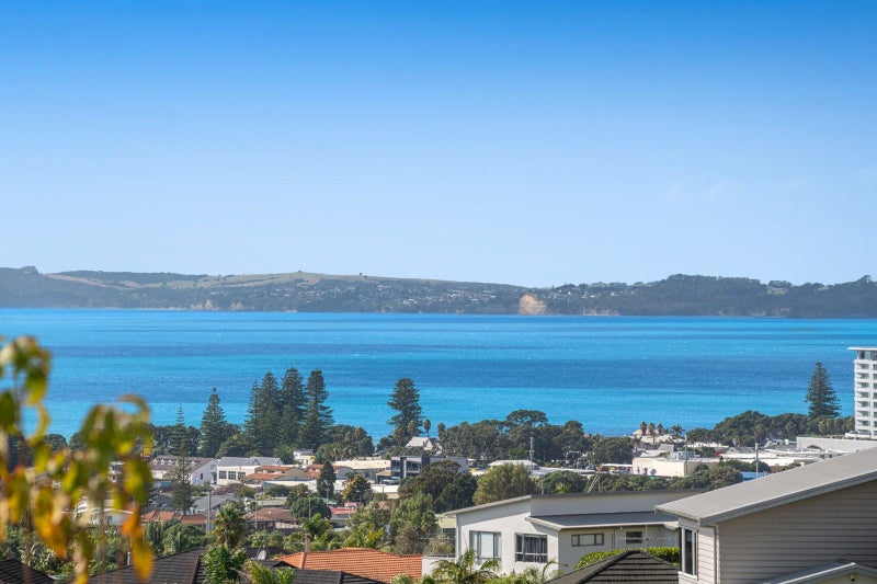 99 Waldorf Crescent, Orewa, Orewa - Carousel 1