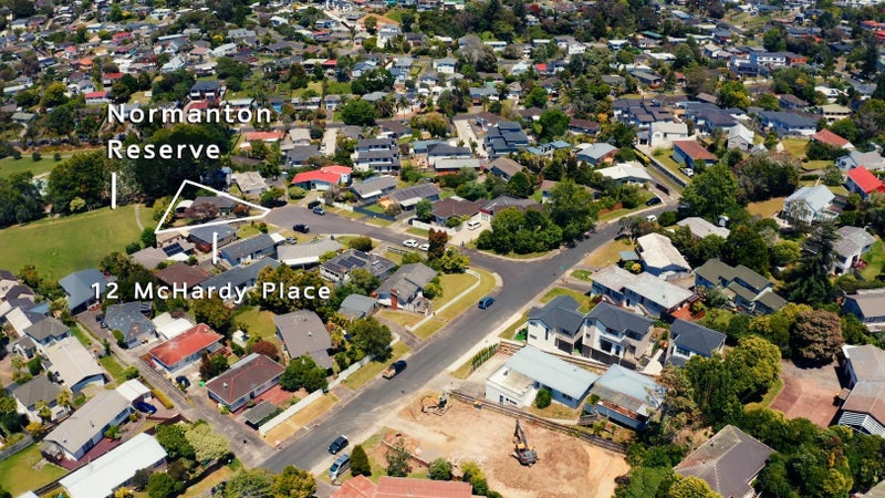 12 McHardy Place, Glenfield, Auckland - Carousel 2