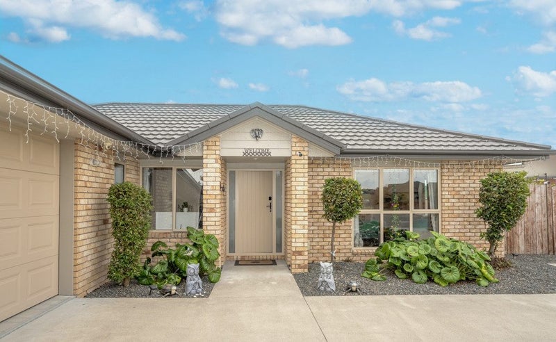 7 Welwyn Place, Rototuna North, Hamilton - Carousel 1