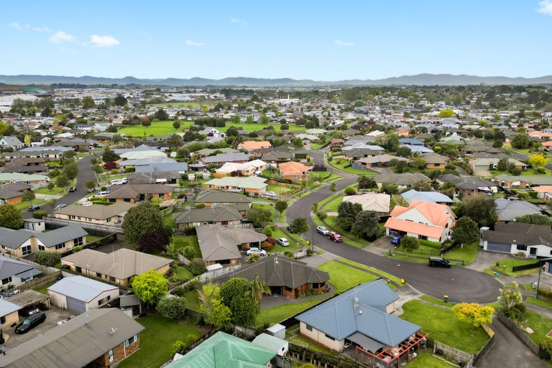 25 Mangakoea Place, St Andrews, Hamilton - Carousel 25