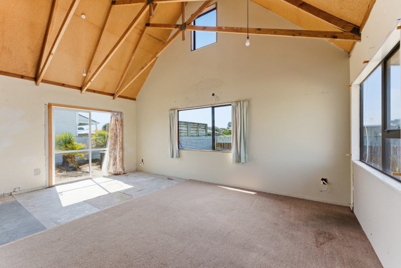 15 Waitai Street, Castlecliff, Whanganui - Carousel 2