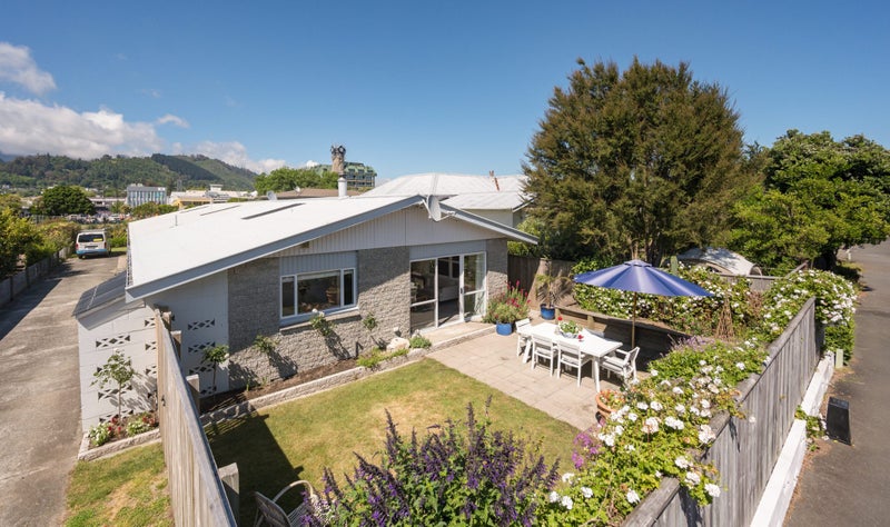 1/6 Grove Street, The Wood, Nelson - Carousel 1