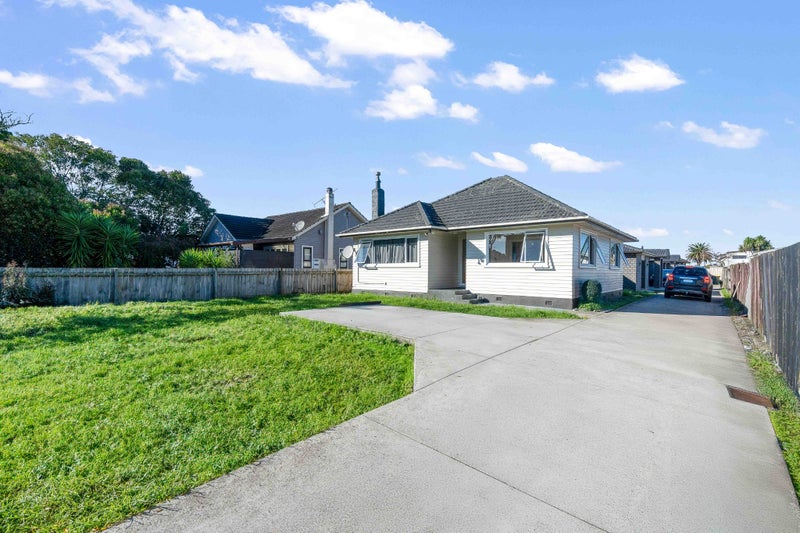 8 Martin Road, Manurewa, Auckland - Carousel 1