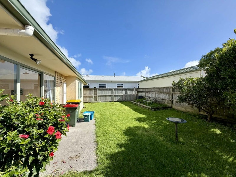 21 Clemow Road, Fitzroy, New Plymouth - Carousel 2