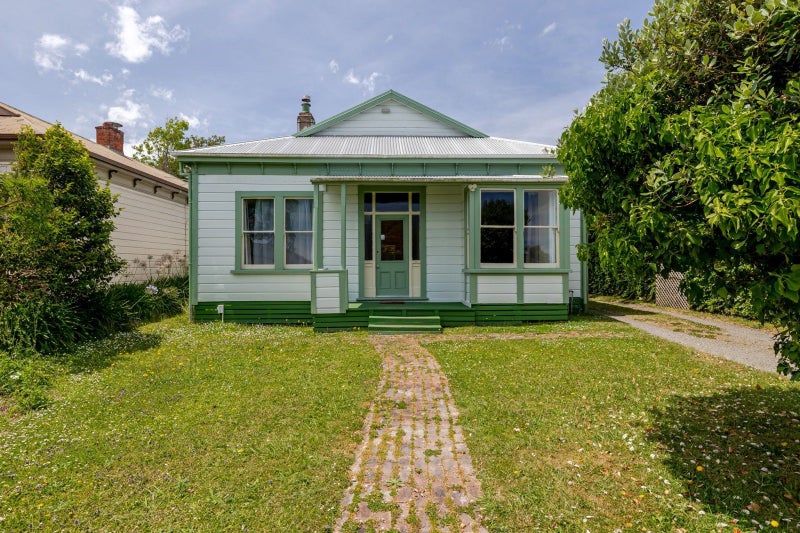 5 Hereford Street, West End, Palmerston North - Carousel 1