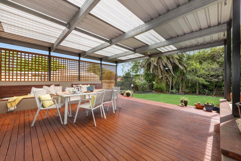 10 Fourth View Avenue, Beachlands, Auckland - Carousel 1