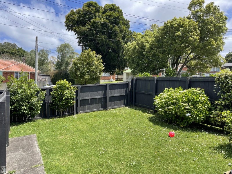 10 Hallam Street, Mount Albert, Auckland - Carousel 2