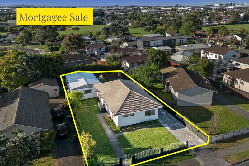 53 Burundi Avenue, Clendon Park, Auckland - Carousel 1