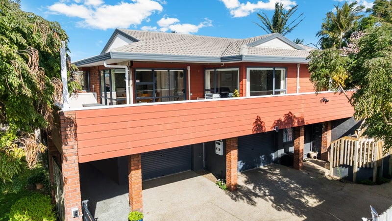 6 Gleneagles Grove, Wattle Downs, Auckland - Carousel 1