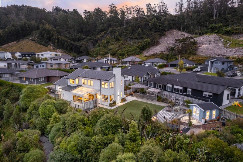 40 Banks Boulevard, Whitby, Porirua - Carousel 2