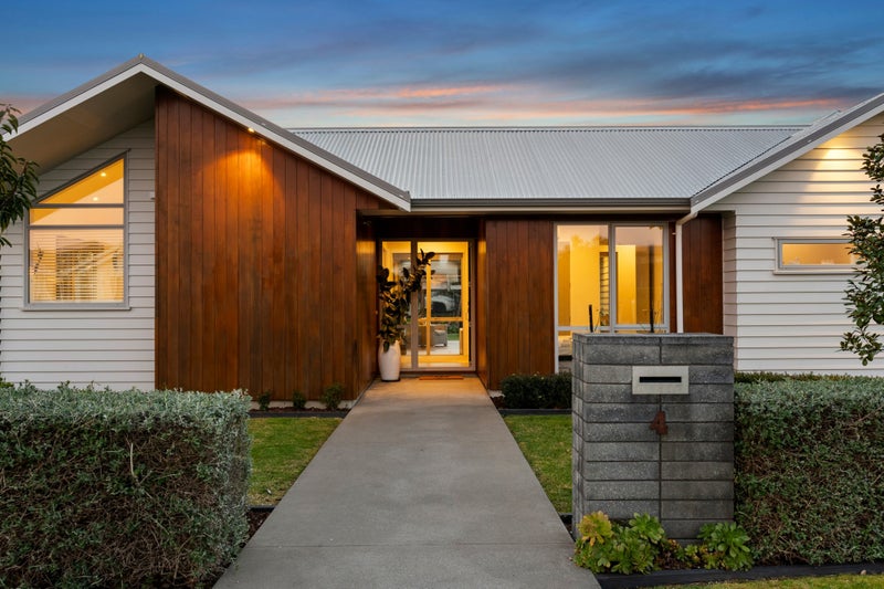 4 Eric Farley Drive, Kumeu - Carousel 1