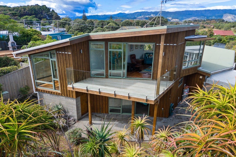 31 Kapiti Lane, Otaki Beach, Otaki - Carousel 2