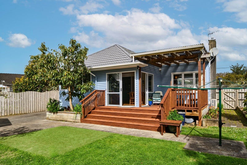 3 Routley Crescent, Elderslea, Upper Hutt - Carousel 1
