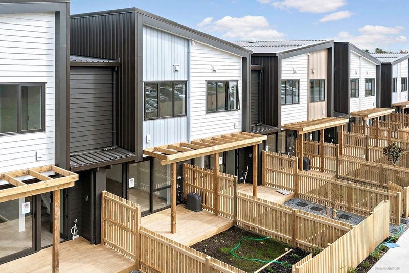 42 Elm Street, Avondale, Auckland - Carousel 1