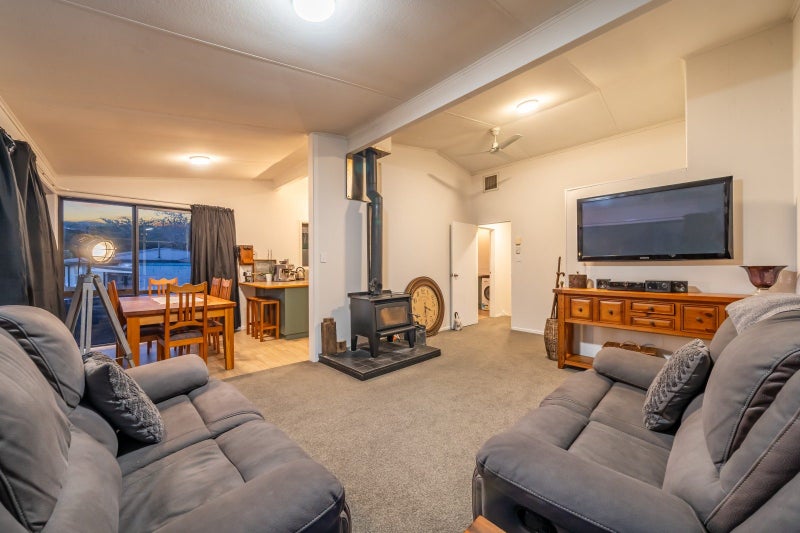 6 Longfellow Street, Trentham, Upper Hutt - Carousel 2