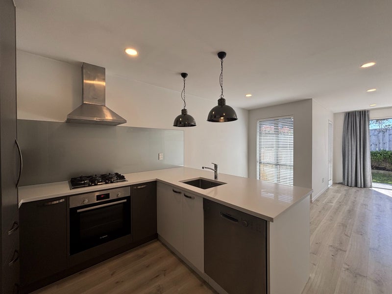 4 Cassidy Drive, Orewa, Orewa - Carousel 2